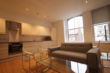 3 bed flat, Chaucer Building, City Centre, Newcastle, NE15JE - Image 1